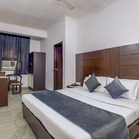 Hotel Sarthak Palace Near Karol Bagh Metro Station New Delhi מראה חיצוני תמונה