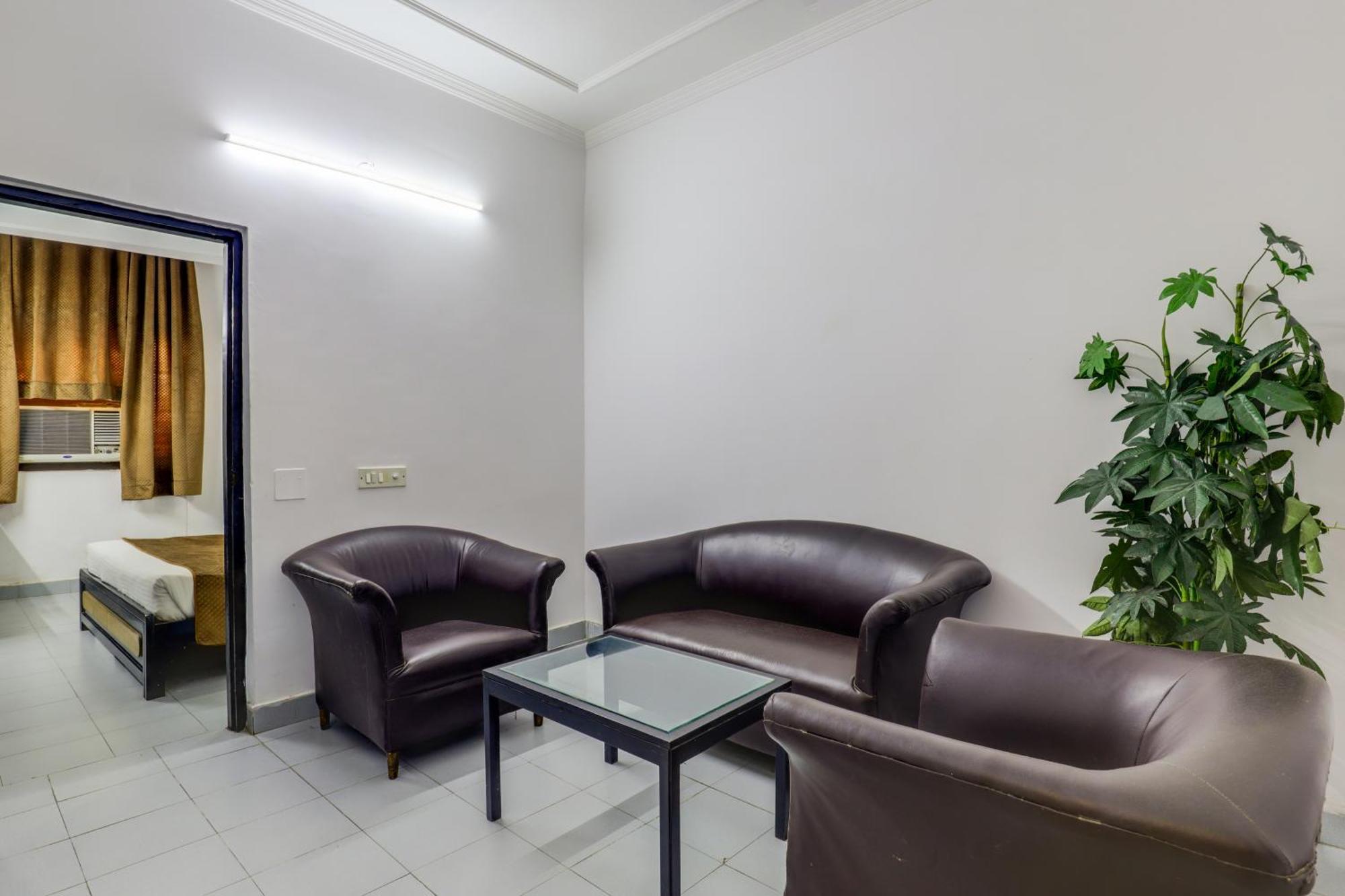 Hotel Sarthak Palace Near Karol Bagh Metro Station New Delhi מראה חיצוני תמונה