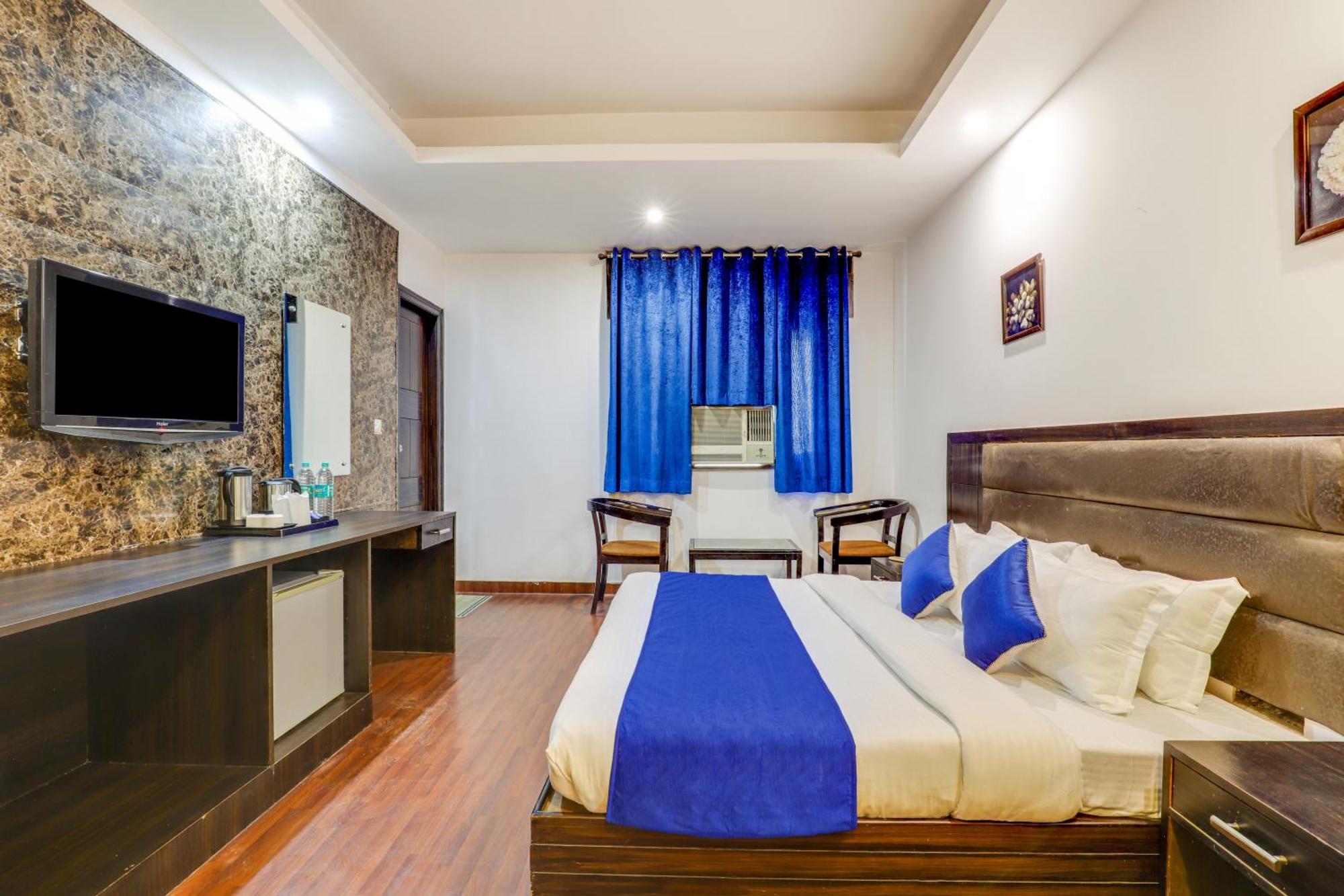 Hotel Sarthak Palace Near Karol Bagh Metro Station New Delhi מראה חיצוני תמונה