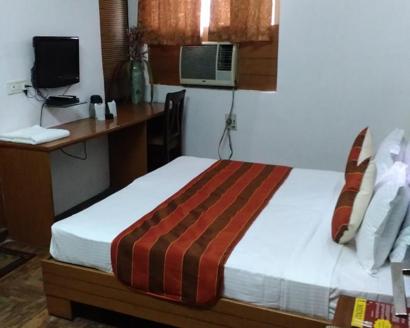 Hotel Sarthak Palace Near Karol Bagh Metro Station New Delhi מראה חיצוני תמונה