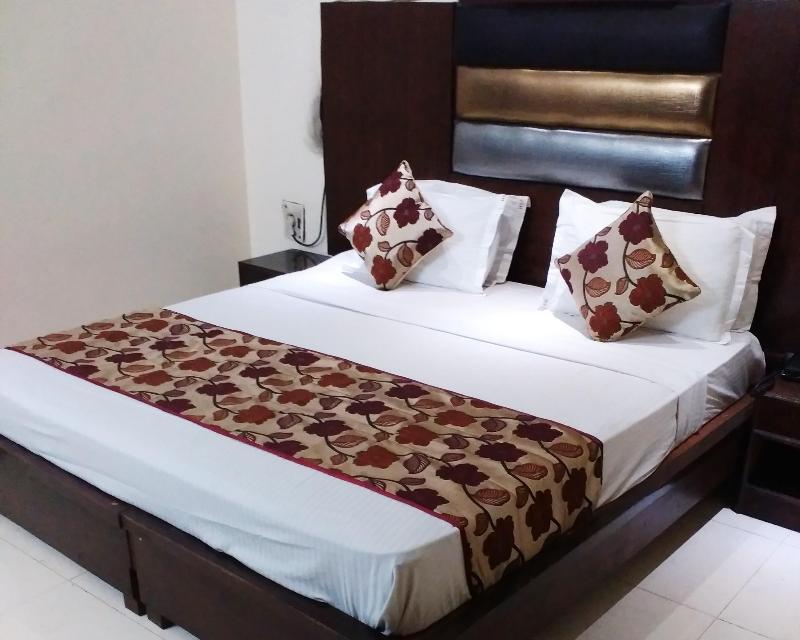 Hotel Sarthak Palace Near Karol Bagh Metro Station New Delhi מראה חיצוני תמונה