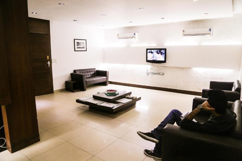 Hotel Sarthak Palace Near Karol Bagh Metro Station New Delhi מראה חיצוני תמונה
